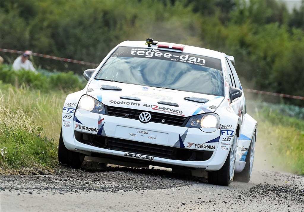 Jan Petersen og Jeannette Kvick stiller til start efter en heftig rally-oplevelse i Belgien.
(Foto: Åge Keseler Kirketerp)